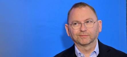 Höhere Zuzahlung auf Medikamente: Verdi-Chef Werneke beschwert sich bei Merz und Klingbeil